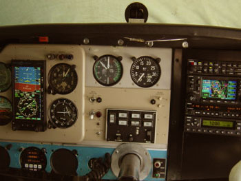 BEECH DUCHESS COCKPIT